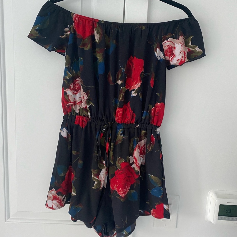 L’Atiste Black Floral Off the Shoulder Romper | Medium